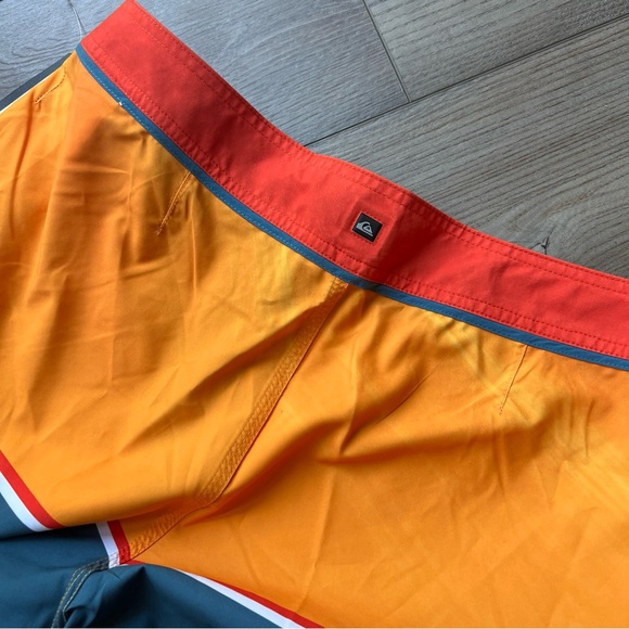 Mens Quicksilver Board Shorts Multi Color 19in Mid Length - Picture 7 of 7